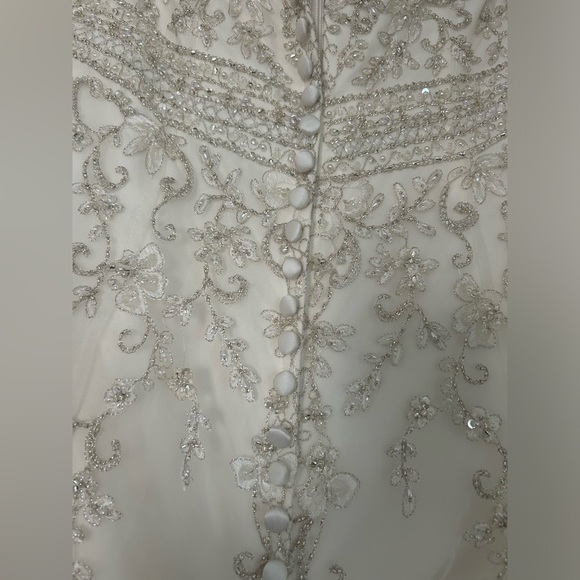 Mori Lee Beaded Wedding Gown Size 12 Sweetheart A-Line Cathedral Train bustle - Picture 14 of 16